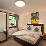 Casa de hóspedes Na Stráži 3*